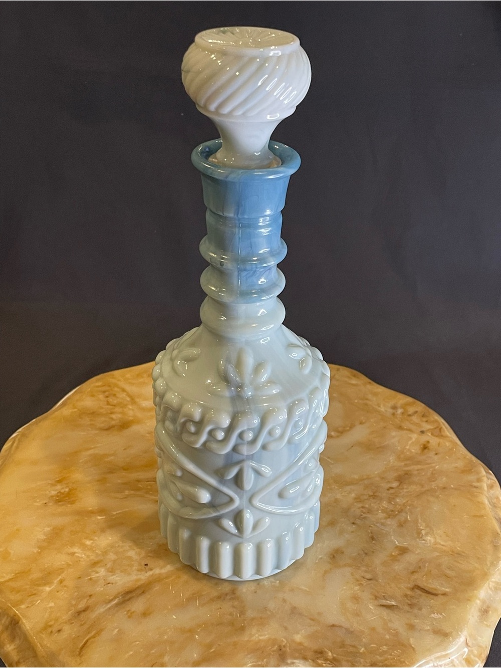 Vintage 1972 Jim Beam Kentucky Derby Marbled Milk Glass Decanter